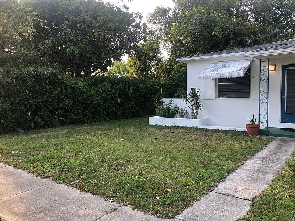 1st image of 1325 NE 140th St