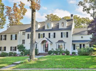 2 Surrey Rd, Summit, NJ 07901