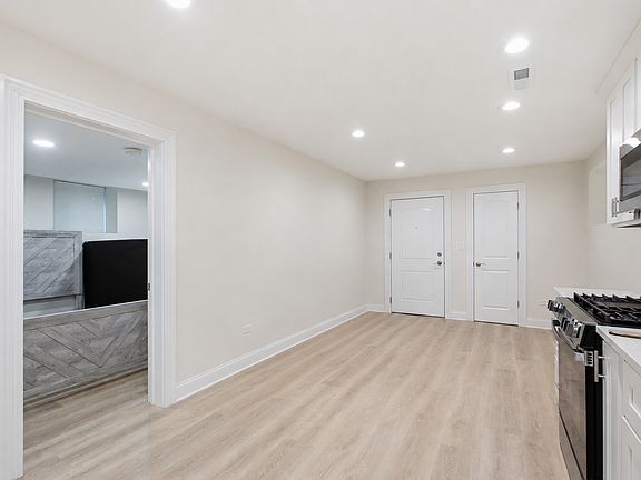 3rd image of 5851 N Virginia Ave #G