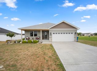 1406 Indian Trl, Kankakee, IL 60901