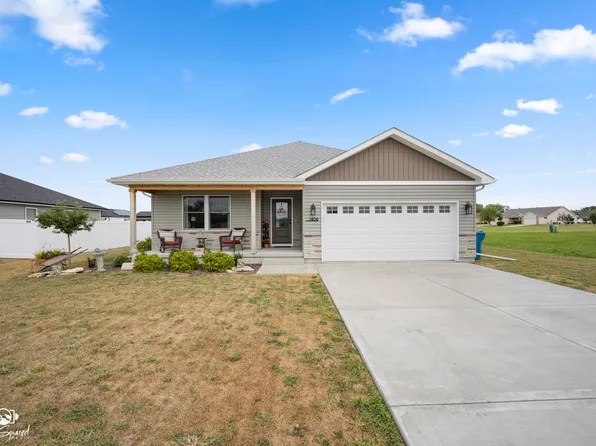 1406 Indian Trl, Kankakee, IL 60901