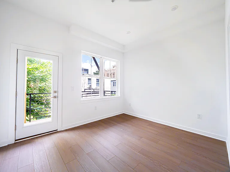2403-07 W Thompson St #3 — Photo 12