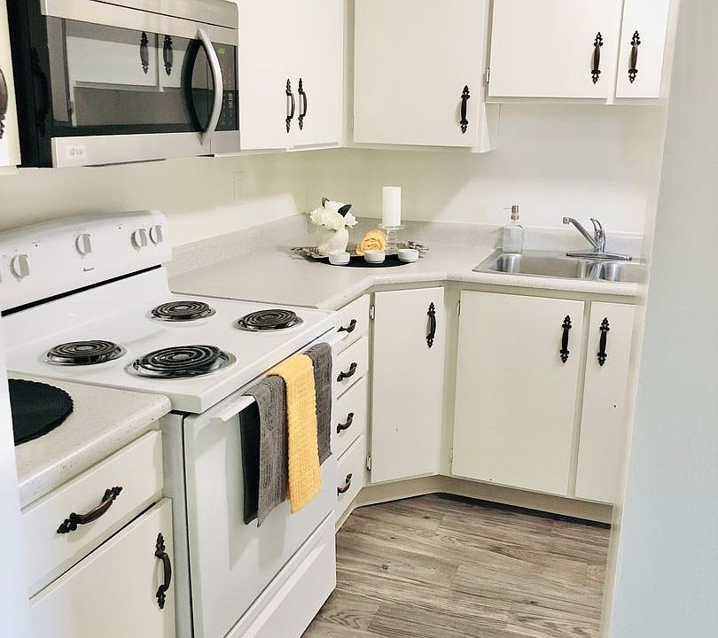 1st image of 4652 S Arlington Park Dr APT 2