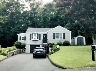 35 Hillcrest Rd, Monroe, CT 06468