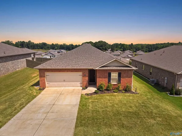 115 Settlement Dr, Huntsville, AL 35810