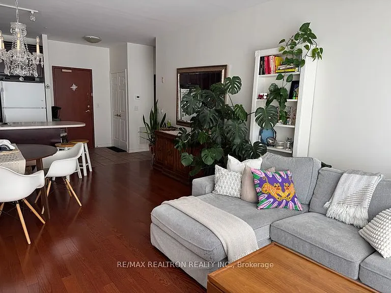 980 Yonge St #714 — Photo 5