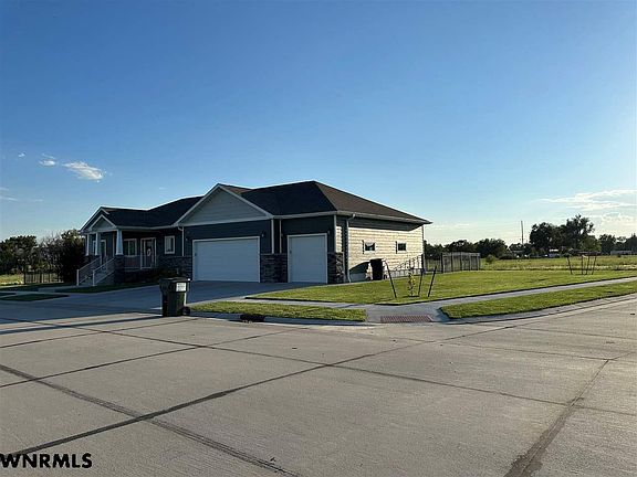 2nd image of 3618 Five Oaks Dr