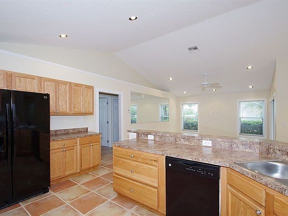 5th image of 6253 Oak Shore Dr #00