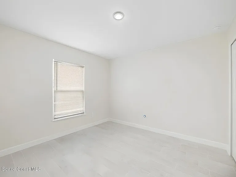 95 W Towne Pl — Photo 9