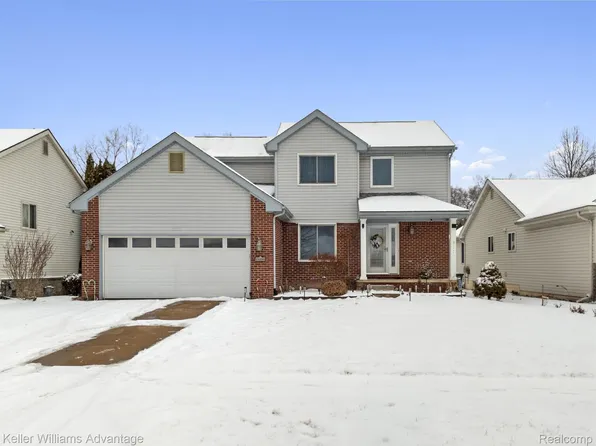 32280 Brown St, Garden City, MI 48135