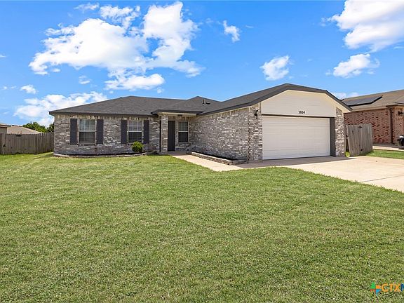 3rd image of 3804 Fieldcrest Dr