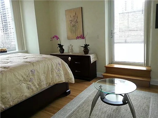 Sold by R New York | media 3