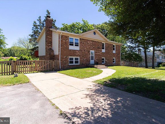 3rd image of 8004 Malcolm Rd