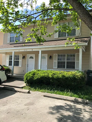 1816 Plum St Photo 1