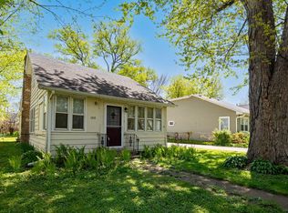 105 Edgewood Ave, Crystal Lake, IL 60014