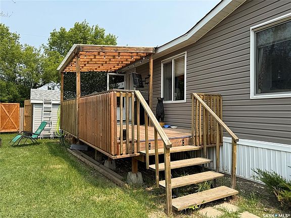 4th image of 404 8th Ave E #3