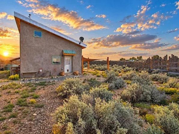 58 Calle Conejo, Arroyo Hondo, NM 87513