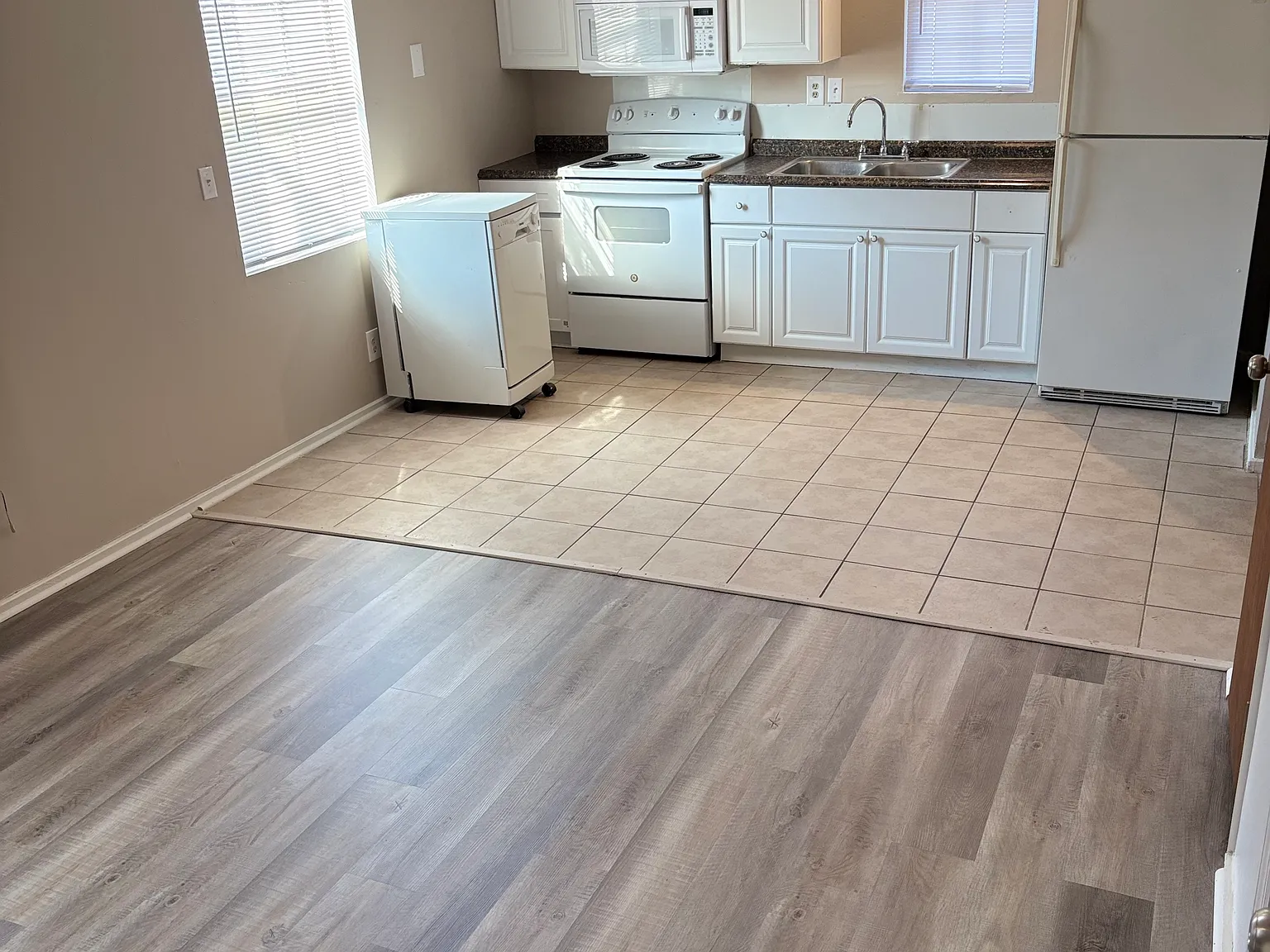 2 bed, 1.5 bath, 950 sqft, $1,450 — Photo 3