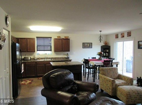 3rd image of 18028 Lakeford Dr