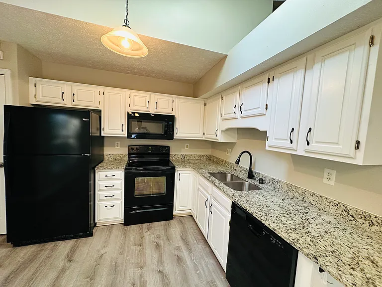 3736 Cottage Cir — Photo 6