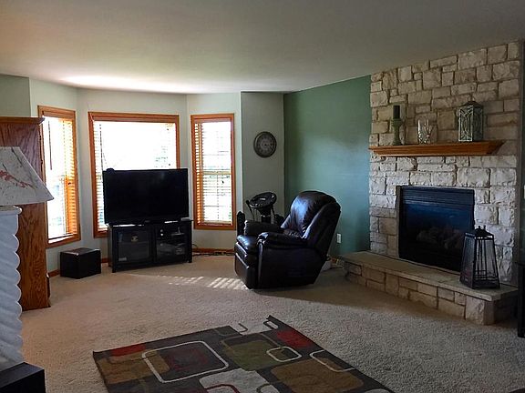 3rd image of 262 Highland Dr
