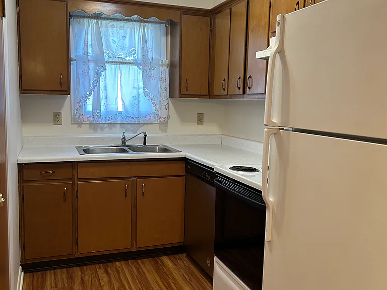 50 Linden St #50 — Photo 7
