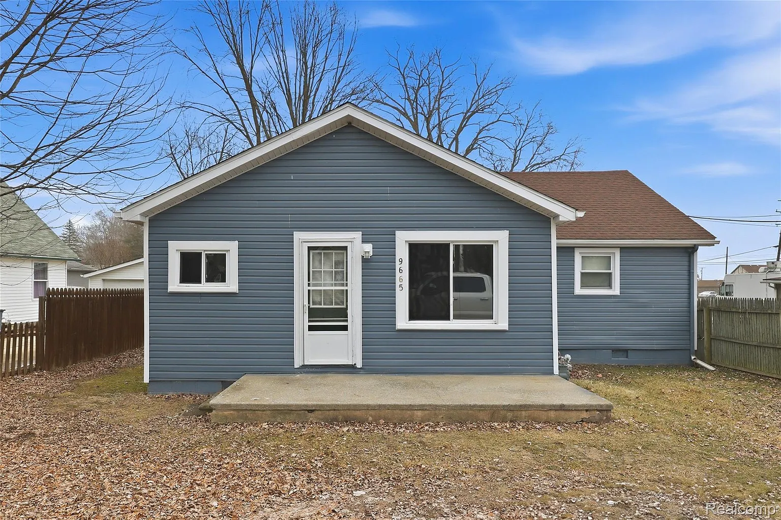 9665 River St photo 1