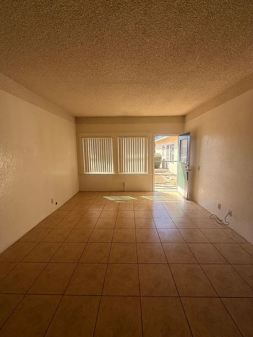2207 124 South G Street — Photo 4