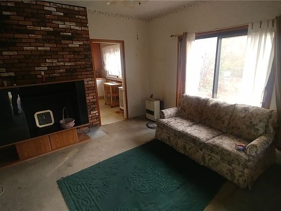 3rd image of 7591 S Superior Ave