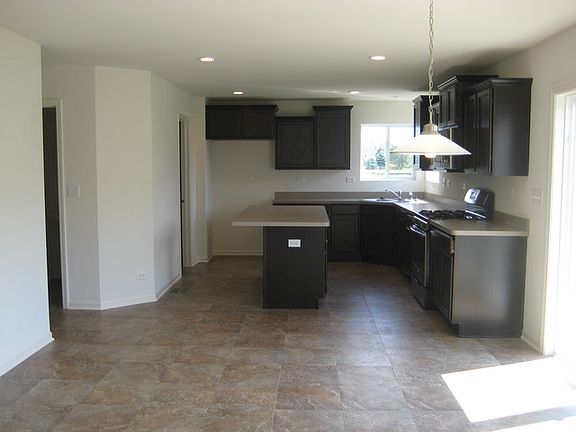 3rd image of 1750 Prospect Cir