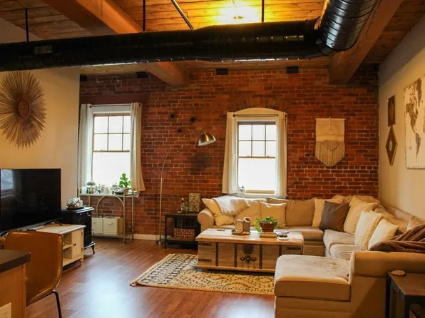540 Main St Unit 205, Clinton, MA 01510