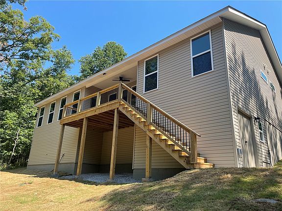 2nd image of 6 Lyneham Ln