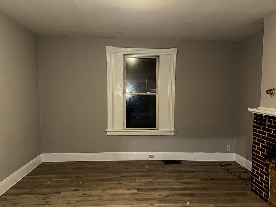 1st image of 1630 Ray Combs Ave #1