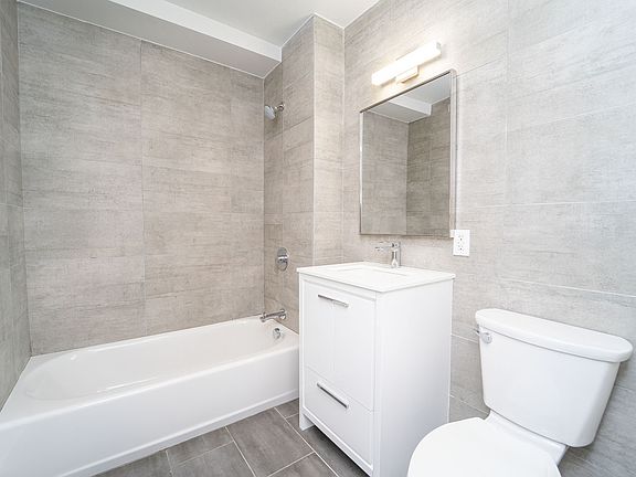 5th image of 40-04 34th Ave #320C