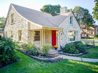 2377 N 91st St, Wauwatosa, WI 53226
