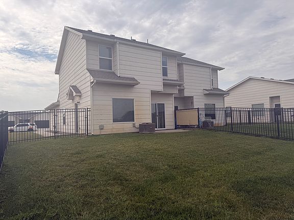 3rd image of 4470 N Sandplum St