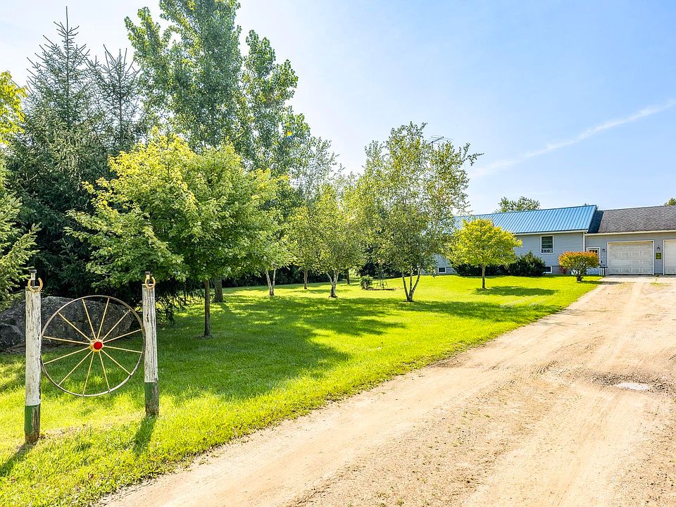 3668 W Aitken Rd, Croswell, MI 48422 MLS 50119768 Zillow