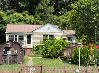 1536 Harvey Rd, Huntington, WV 25701