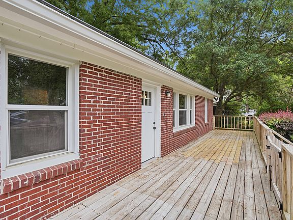 5th image of 131 Harvey Ave