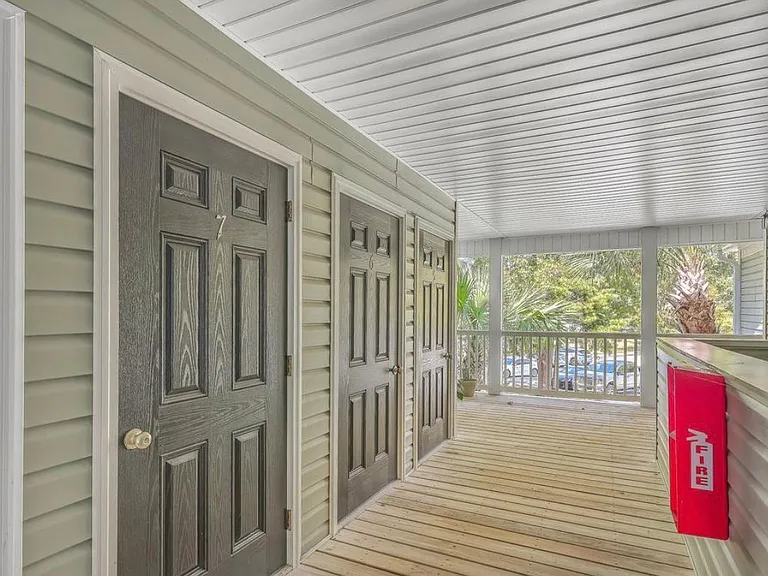 507 S Elgin Ct — Photo 24