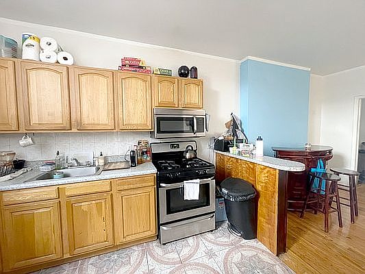 1st image of 670 Sterling Pl #3