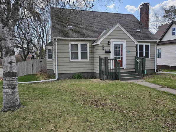 406 11th Ave, Two Harbors, MN 55616
