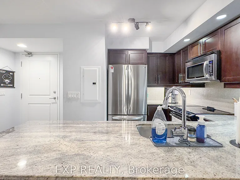 75 Liberty St #419 — Photo 8