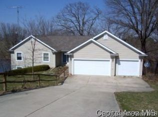 10 Springwater Dr, Jacksonville, IL 62650