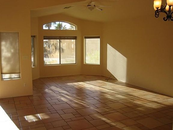 4th image of 10647 E Del Golfo