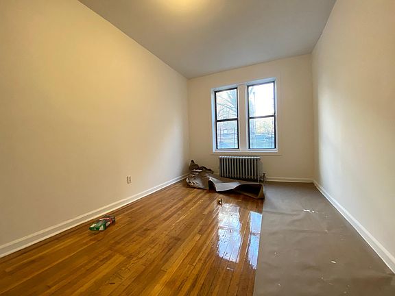 5th image of 308 E 209th St #22-1