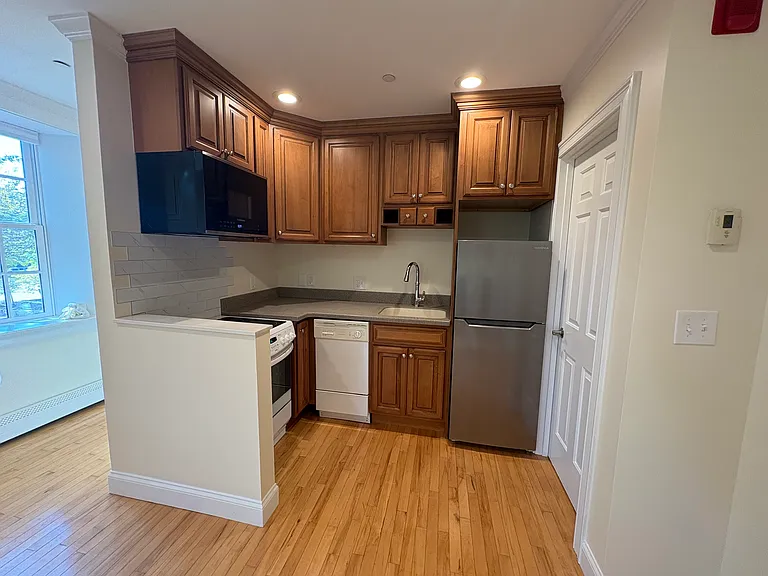 147 State St #4 — Photo 11