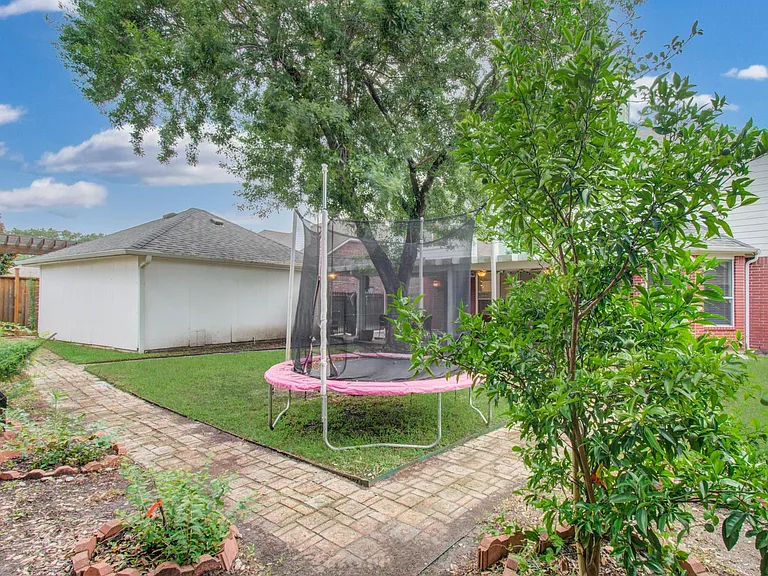 12427 Shadycrest Dr — Photo 46