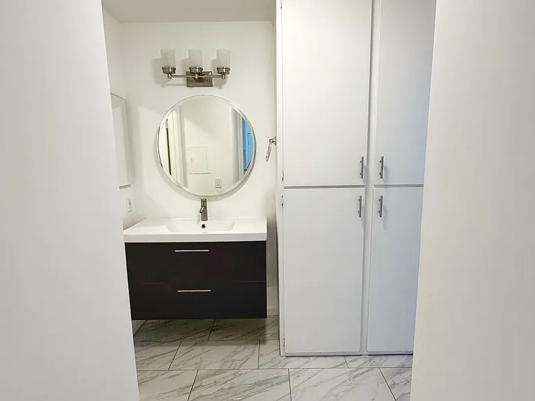 1351 N Orange Dr #117 — Photo 9