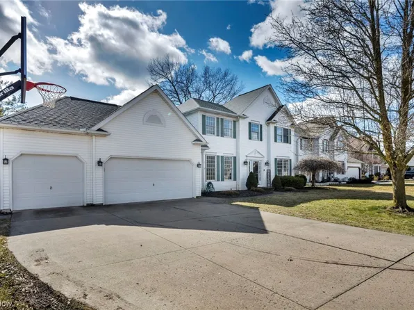 26971 Arbor Ln, Olmsted Township, OH 44138